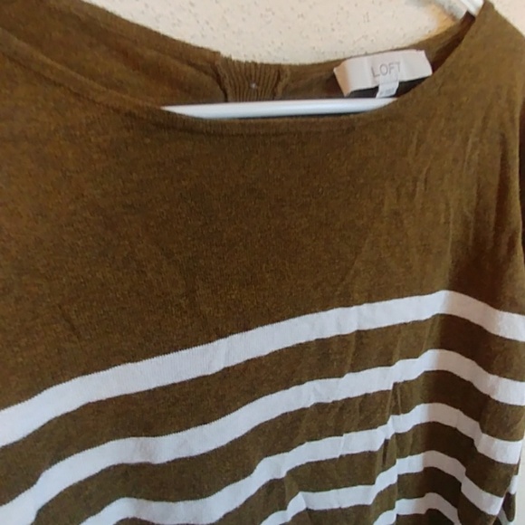 Loft Pull Over sweater - Picture 3 of 3